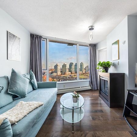 Downtown 1 Bedroom Water View Condo แวนคูเวอร์ ภายนอก รูปภาพ