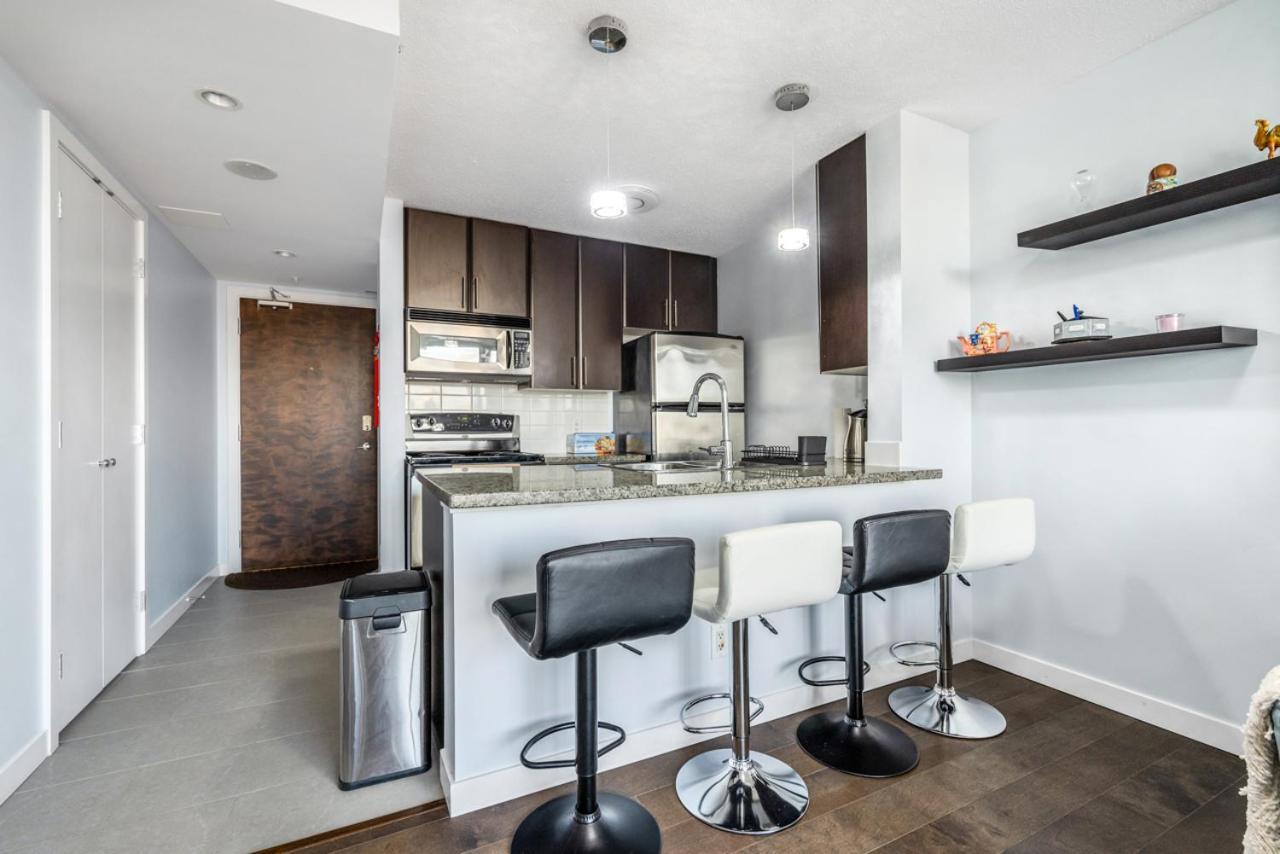 Downtown 1 Bedroom Water View Condo แวนคูเวอร์ ภายนอก รูปภาพ