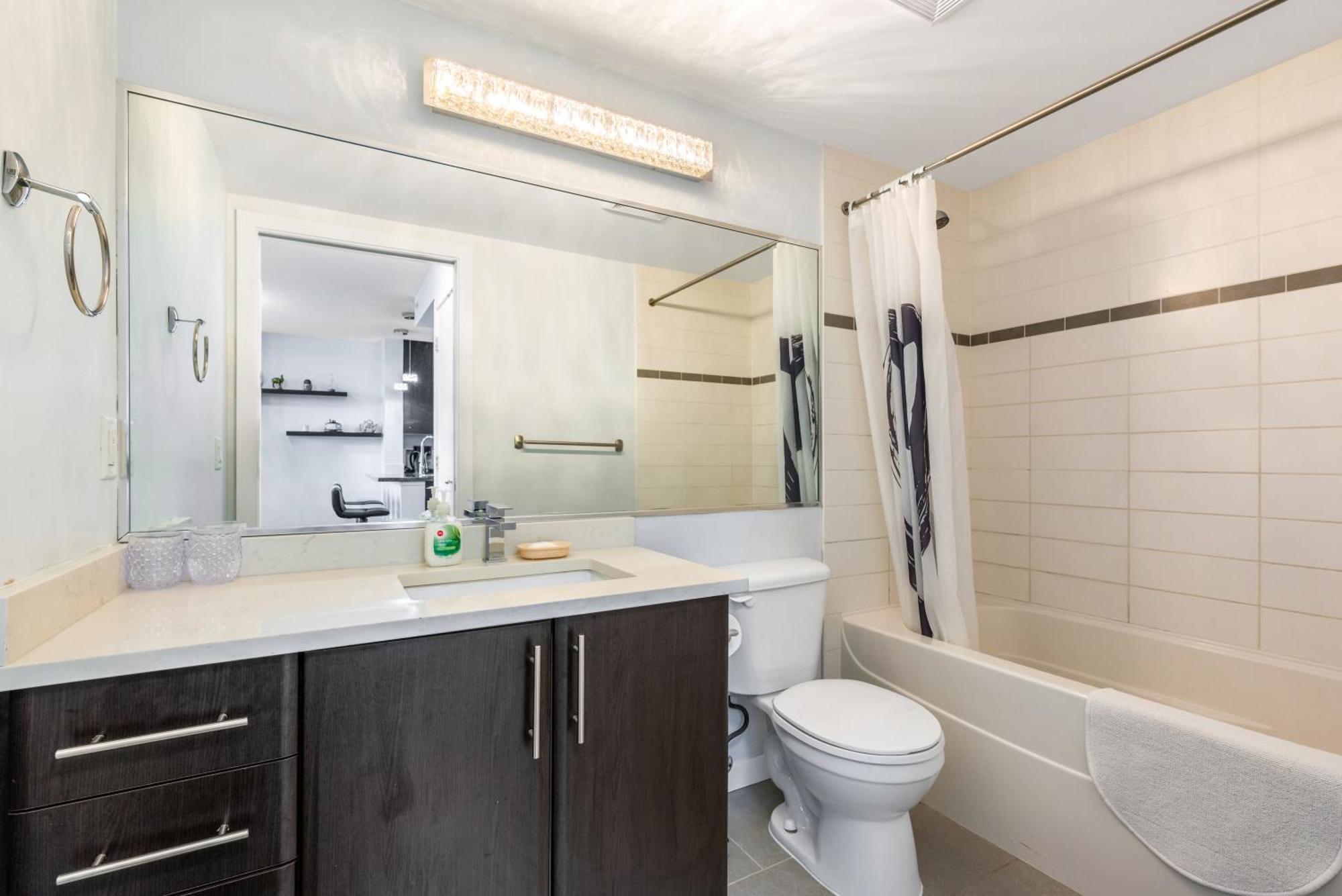 Downtown 1 Bedroom Water View Condo แวนคูเวอร์ ภายนอก รูปภาพ